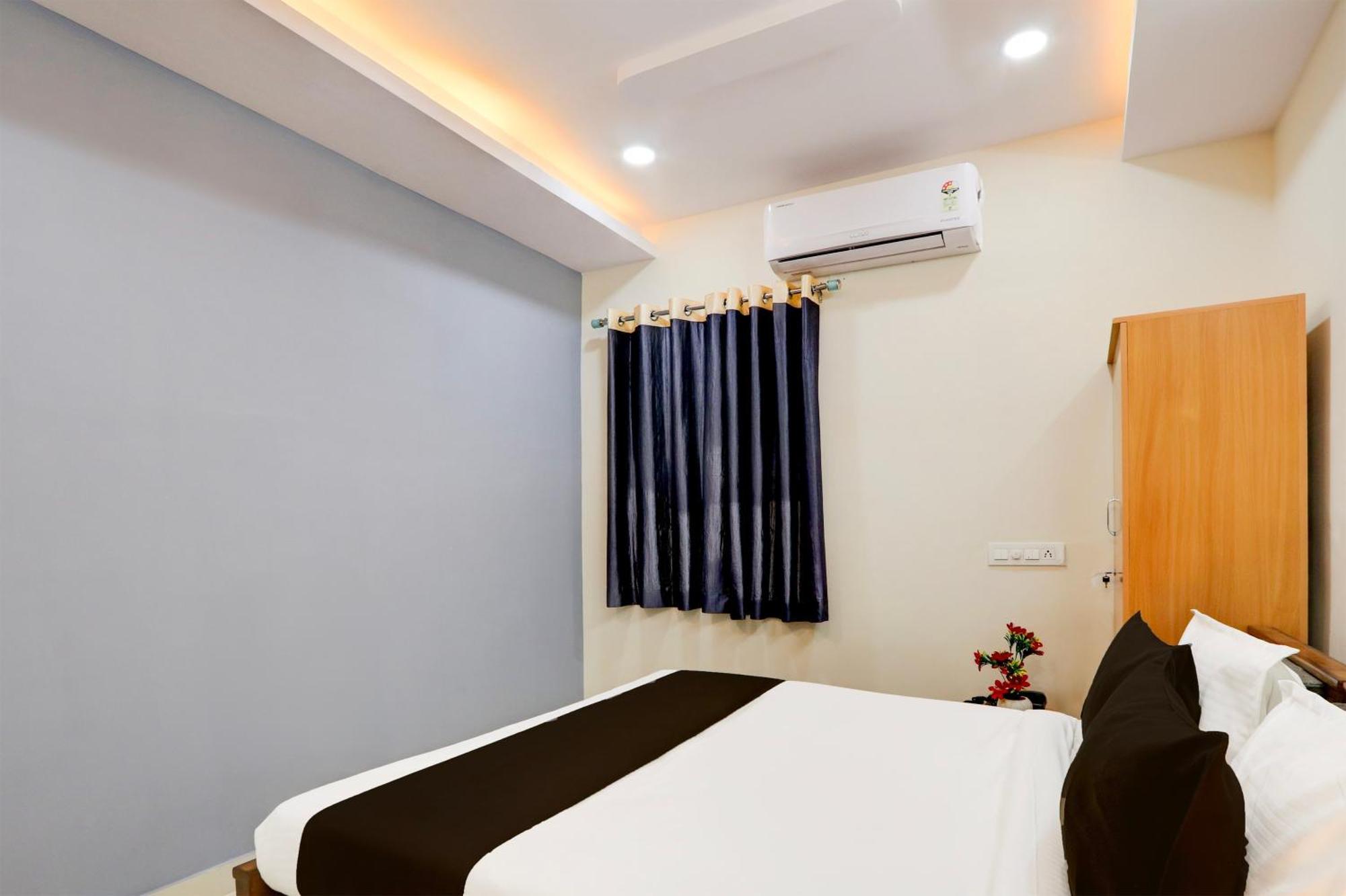 Super Townhouse Nanak Ram Guda Near Waverock Sez حيدر أباد المظهر الخارجي الصورة