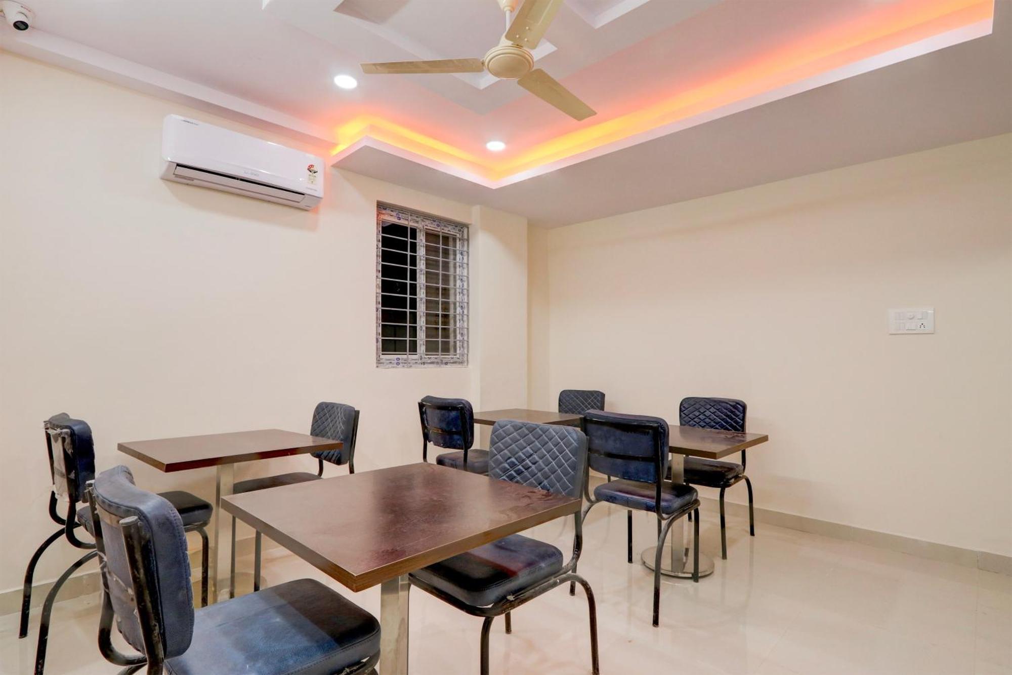 Super Townhouse Nanak Ram Guda Near Waverock Sez حيدر أباد المظهر الخارجي الصورة