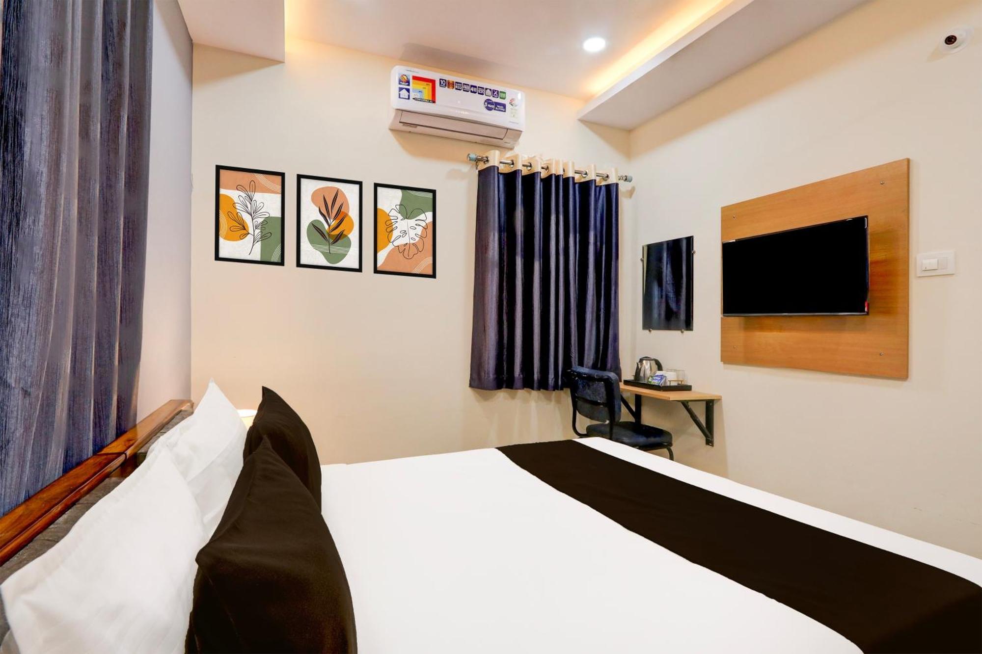 Super Townhouse Nanak Ram Guda Near Waverock Sez حيدر أباد المظهر الخارجي الصورة