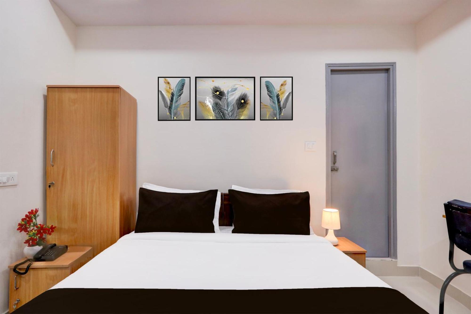 Super Townhouse Nanak Ram Guda Near Waverock Sez حيدر أباد المظهر الخارجي الصورة