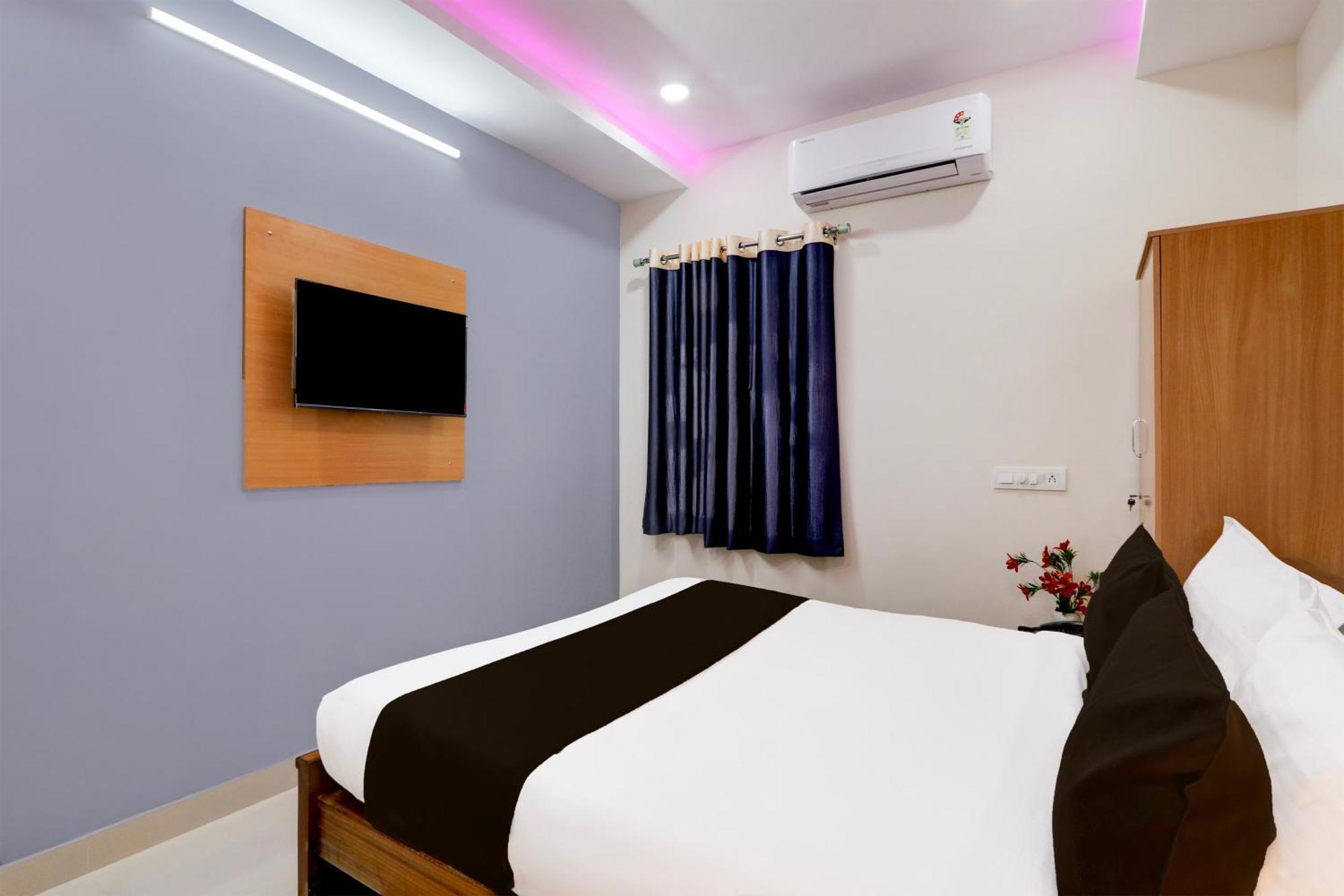Super Townhouse Nanak Ram Guda Near Waverock Sez حيدر أباد المظهر الخارجي الصورة