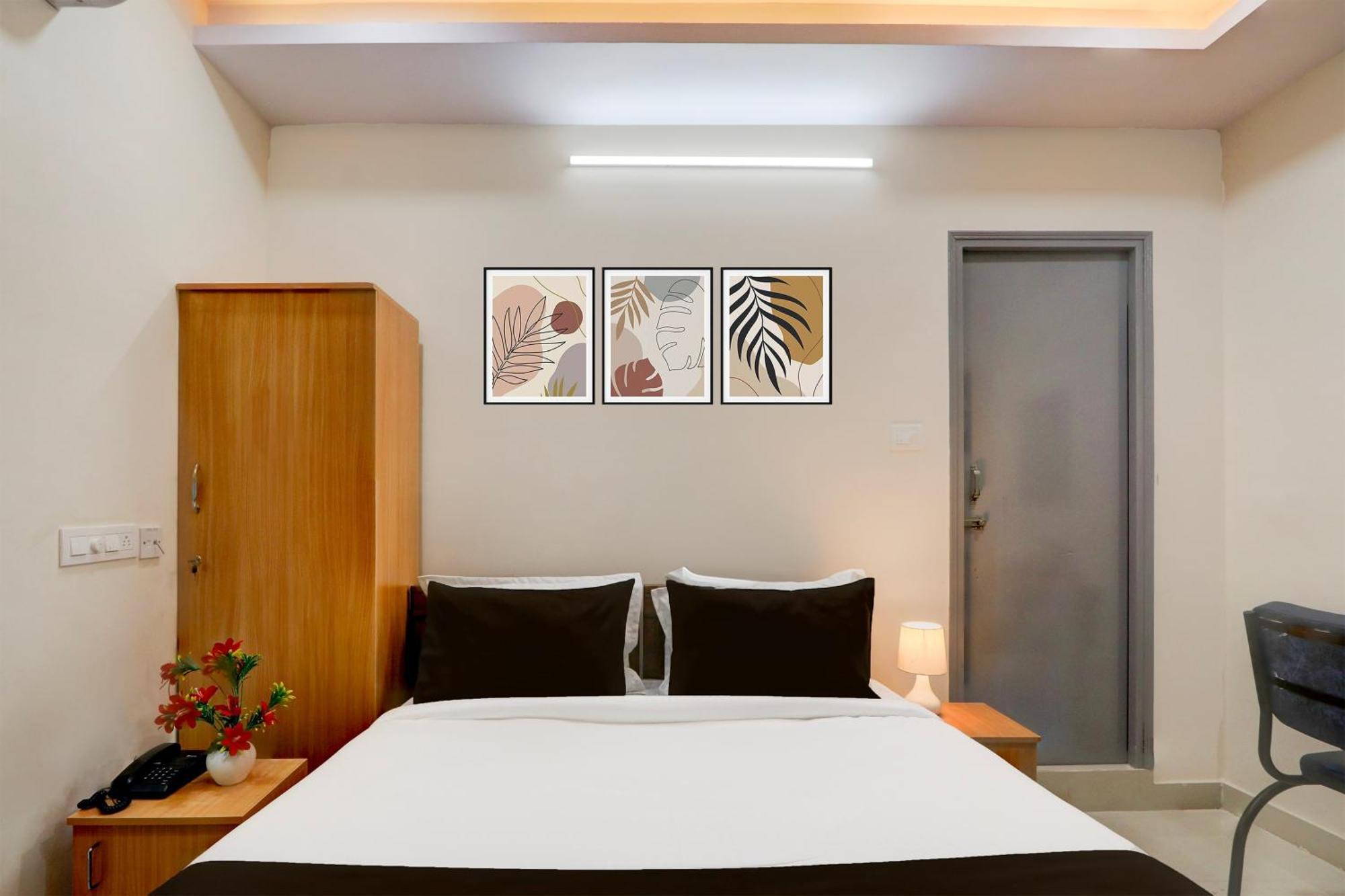 Super Townhouse Nanak Ram Guda Near Waverock Sez حيدر أباد المظهر الخارجي الصورة